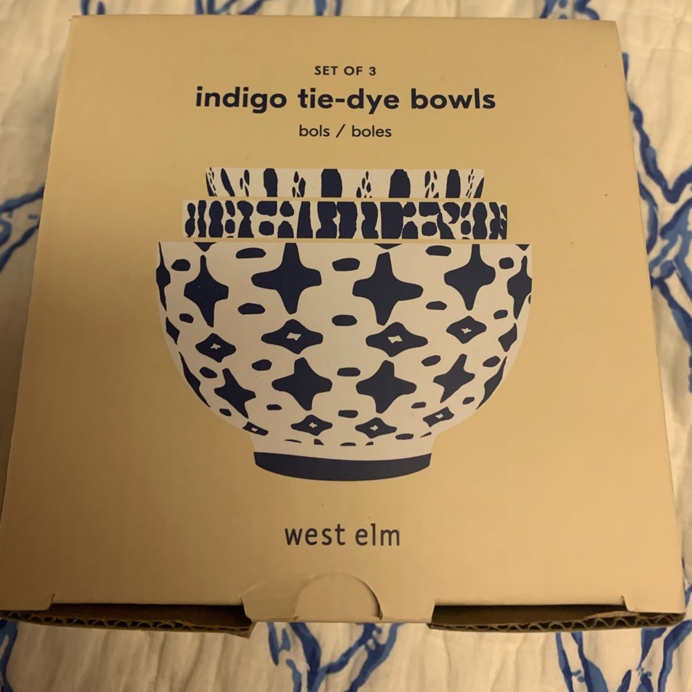 NEW in box set of three west elm nesting bowls